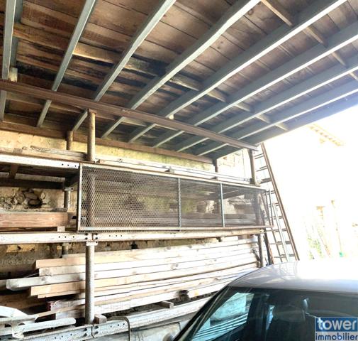 BEAUVAIS SUR MATHA 17490 - Maison à rénover de 200 m² env. sur un terrain de 830 m² avec 2 dépendances ..