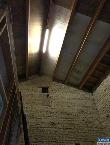 BEAUVAIS SUR MATHA 17490 - Maison à rénover de 200 m² env. sur un terrain de 830 m² avec 2 dépendances ..