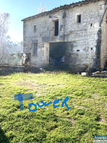 BEAUVAIS SUR MATHA 17490 - Maison à rénover de 200 m² env. sur un terrain de 830 m² avec 2 dépendances ..