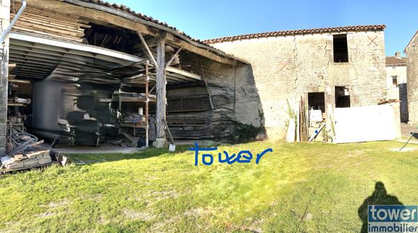 BEAUVAIS SUR MATHA 17490 - Maison à rénover de 200 m² env. sur un terrain de 830 m² avec 2 dépendances ..