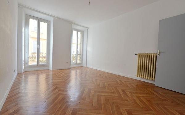 Appartement à vendre    3 pièces • 70,44 m2 Grasse