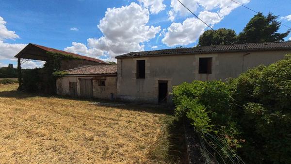 Ferme
                                                                                                                                                                                                                                                                                                                        6 pièce(s)                                                                                                                                                                                                          2 chambre(s)                                                                                                                                                                                                          106  m²