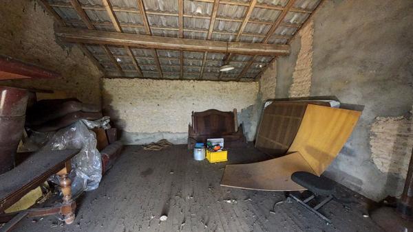 Ferme
                                                                                                                                                                                                                                                                                                                        6 pièce(s)                                                                                                                                                                                                          2 chambre(s)                                                                                                                                                                                                          106  m²