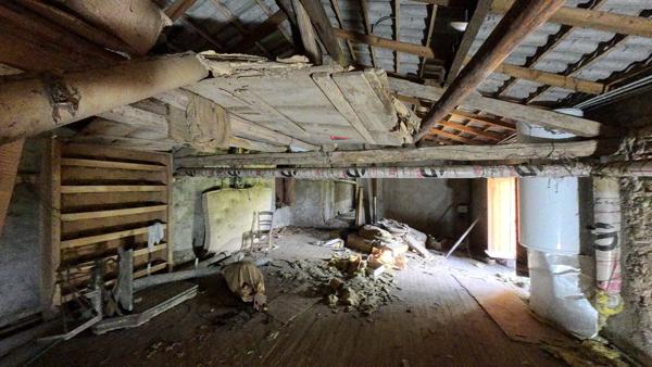Ferme
                                                                                                                                                                                                                                                                                                                        6 pièce(s)                                                                                                                                                                                                          2 chambre(s)                                                                                                                                                                                                          106  m²