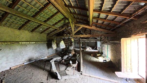 Ferme
                                                                                                                                                                                                                                                                                                                        6 pièce(s)                                                                                                                                                                                                          2 chambre(s)                                                                                                                                                                                                          106  m²
