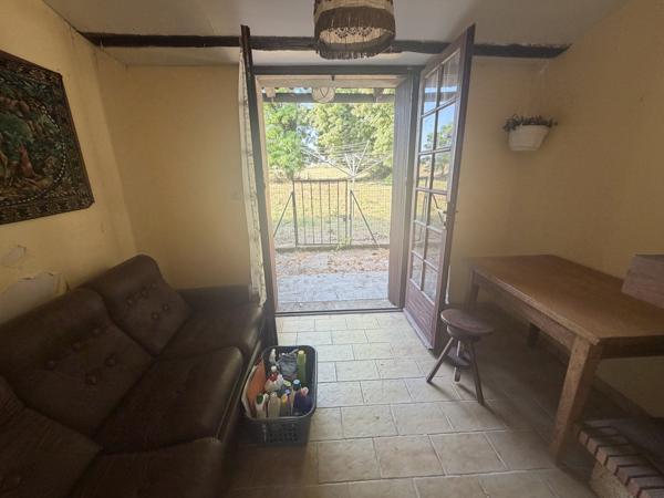 Ferme
                                                                                                                                                                                                                                                                                                                        6 pièce(s)                                                                                                                                                                                                          2 chambre(s)                                                                                                                                                                                                          106  m²