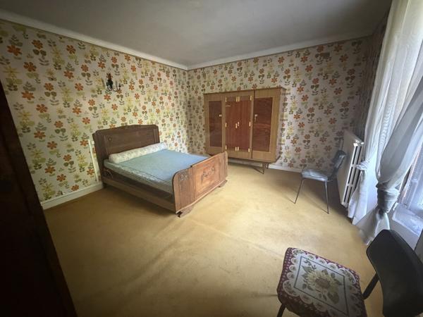 Ferme
                                                                                                                                                                                                                                                                                                                        6 pièce(s)                                                                                                                                                                                                          2 chambre(s)                                                                                                                                                                                                          106  m²