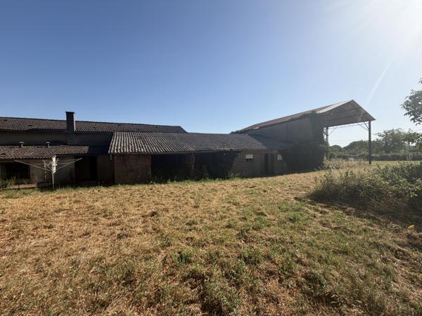 Ferme
                                                                                                                                                                                                                                                                                                                        6 pièce(s)                                                                                                                                                                                                          2 chambre(s)                                                                                                                                                                                                          106  m²