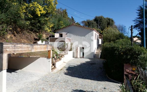 Maison à vendre    4 pièces • 147 m2 Mandelieu-la-Napoule