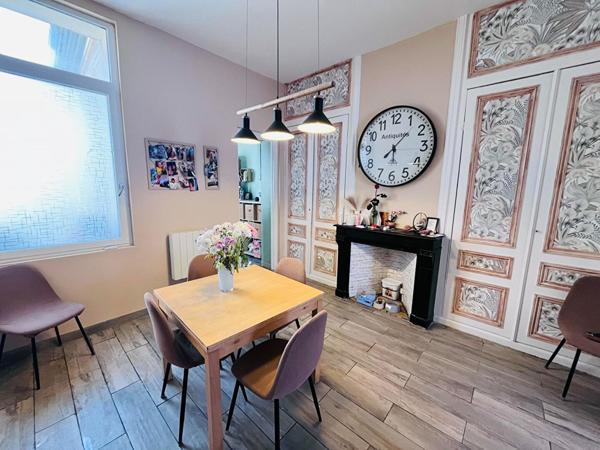 Maison à Calais, place crève-coeur de 123 m2, 4 chambres + bureau + cour