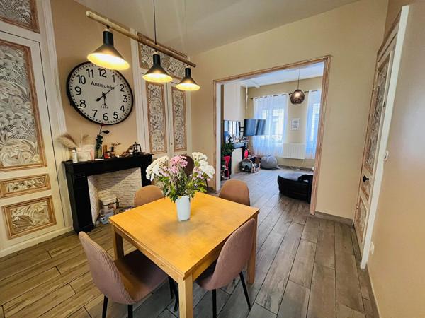 Maison à Calais, place crève-coeur de 123 m2, 4 chambres + bureau + cour