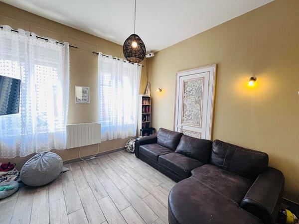 Maison à Calais, place crève-coeur de 123 m2, 4 chambres + bureau + cour