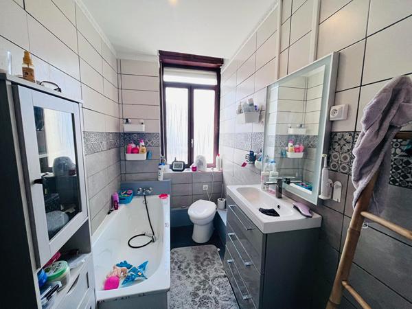 Maison à Calais, place crève-coeur de 123 m2, 4 chambres + bureau + cour
