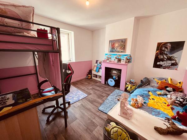 Maison à Calais, place crève-coeur de 123 m2, 4 chambres + bureau + cour