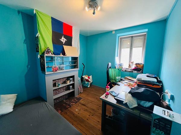 Maison à Calais, place crève-coeur de 123 m2, 4 chambres + bureau + cour