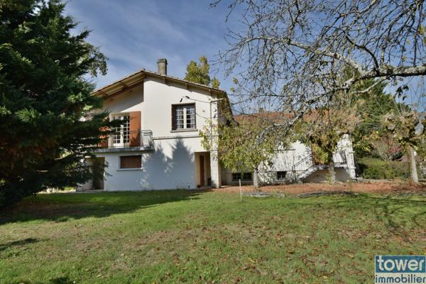 Proche Bergerac Maison de village de 176m2 sur terrain 2000m2