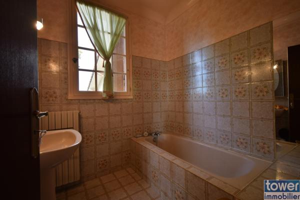 Proche Bergerac Maison de village de 176m2 sur terrain 2000m2