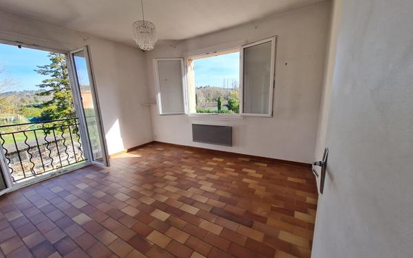 Appartement à louer    4 pièces • 119 m2 Châteauneuf-Grasse