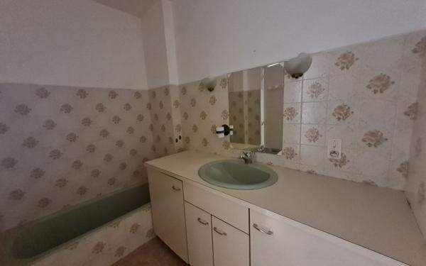 Appartement à louer    4 pièces • 119 m2 Châteauneuf-Grasse