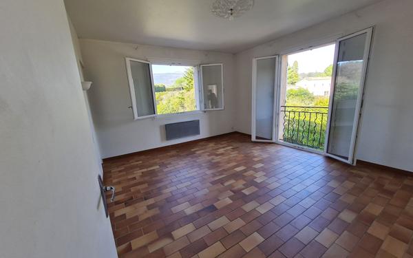 Appartement à louer    4 pièces • 119 m2 Châteauneuf-Grasse
