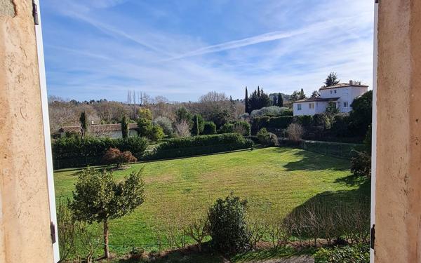 Appartement à louer    4 pièces • 119 m2 Châteauneuf-Grasse