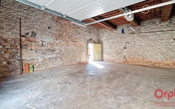 Maison à vendre    6 pièces •  Salses-le-Château