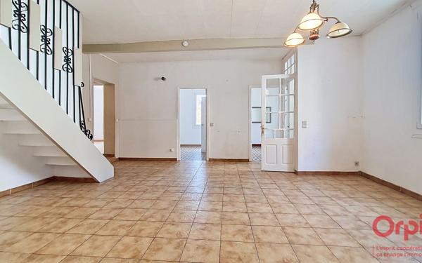 Maison à vendre    6 pièces •  Salses-le-Château