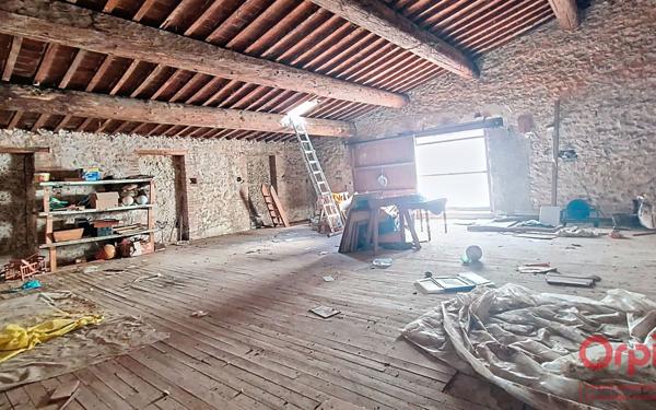 Maison à vendre    6 pièces •  Salses-le-Château