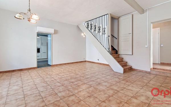 Maison à vendre    6 pièces •  Salses-le-Château