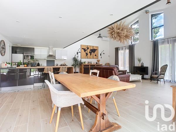 Maison à vendre 6 pièces 240 m² Thoiry