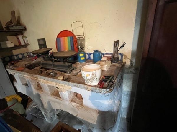 MARCIAC et PLAISANCE(32), AUTHENTIQUE et ELEGANTE PROPRIETE GASCONNE, dans son jus, SANS VOISIN, VUE sur les coteaux 300m2, dependances 500m2, près de 8ha bois et terres