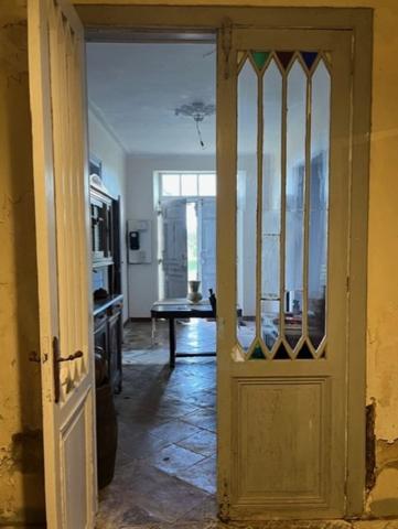 MARCIAC et PLAISANCE(32), AUTHENTIQUE et ELEGANTE PROPRIETE GASCONNE, dans son jus, SANS VOISIN, VUE sur les coteaux 300m2, dependances 500m2, près de 8ha bois et terres