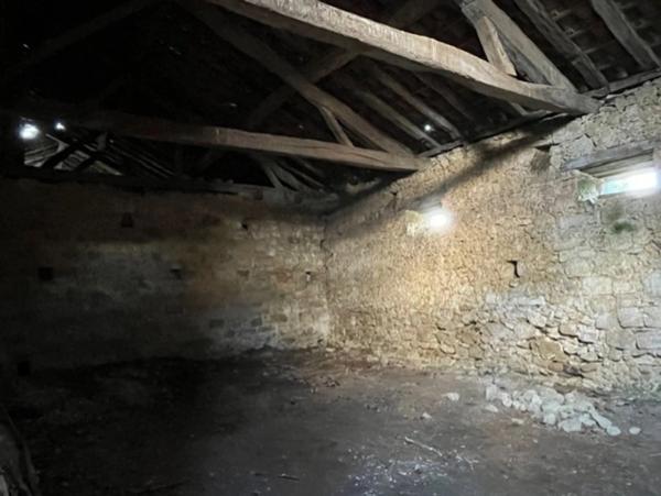 MARCIAC et PLAISANCE(32), AUTHENTIQUE et ELEGANTE PROPRIETE GASCONNE, dans son jus, SANS VOISIN, VUE sur les coteaux 300m2, dependances 500m2, près de 8ha bois et terres