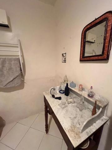 MARCIAC et PLAISANCE(32), AUTHENTIQUE et ELEGANTE PROPRIETE GASCONNE, dans son jus, SANS VOISIN, VUE sur les coteaux 300m2, dependances 500m2, près de 8ha bois et terres