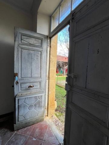 MARCIAC et PLAISANCE(32), AUTHENTIQUE et ELEGANTE PROPRIETE GASCONNE, dans son jus, SANS VOISIN, VUE sur les coteaux 300m2, dependances 500m2, près de 8ha bois et terres