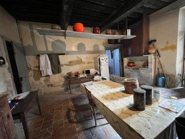 MARCIAC et PLAISANCE(32), AUTHENTIQUE et ELEGANTE PROPRIETE GASCONNE, dans son jus, SANS VOISIN, VUE sur les coteaux 300m2, dependances 500m2, près de 8ha bois et terres