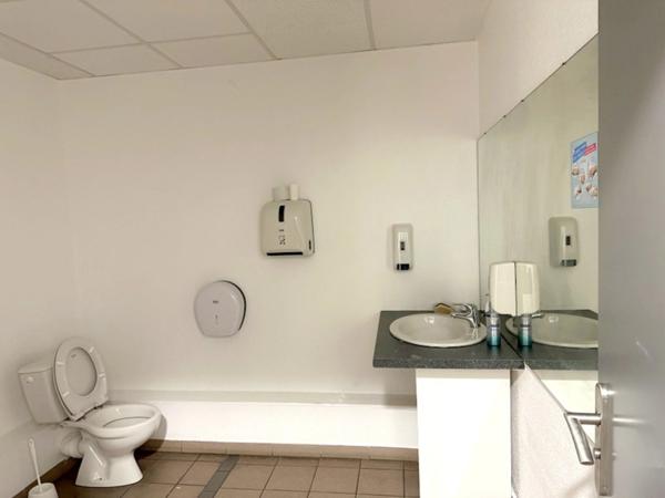 Dpt Allier (03), à vendre 5 Km de Montluçon ,SAINT VICTOR Local industriel - 3895 m2 terrain de :201353 m2