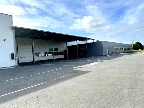 Dpt Allier (03), à vendre 5 Km de Montluçon ,SAINT VICTOR Local industriel - 3895 m2 terrain de :201353 m2