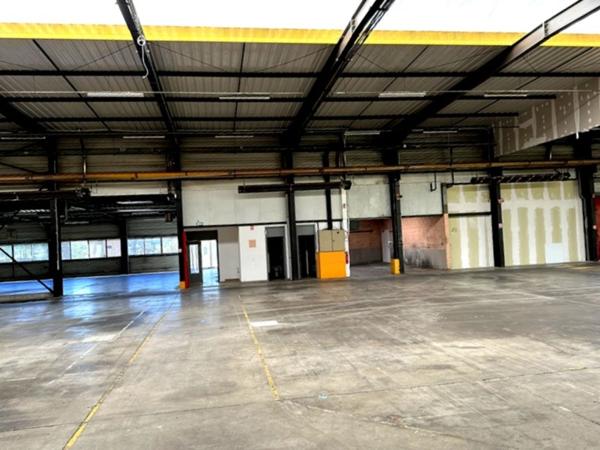 Dpt Allier (03), à vendre 5 Km de Montluçon ,SAINT VICTOR Local industriel - 3895 m2 terrain de :201353 m2