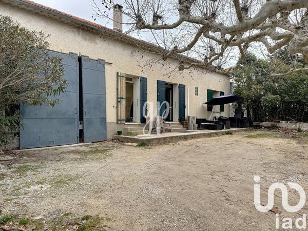 Maison traditionnelle 4 pièces de 200 m² à Taillades (84300)