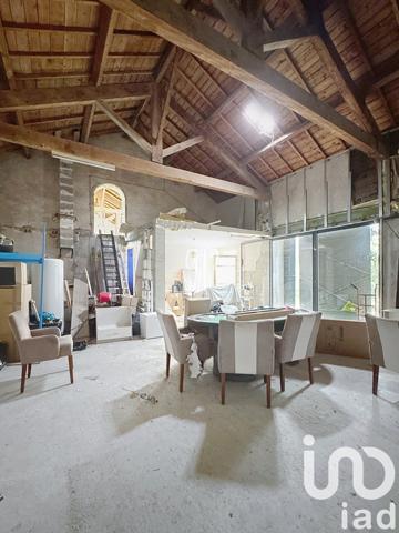 Maison traditionnelle 4 pièces de 200 m² à Taillades (84300)