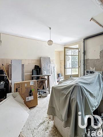 Maison traditionnelle 4 pièces de 200 m² à Taillades (84300)