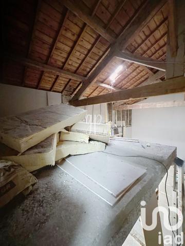 Maison traditionnelle 4 pièces de 200 m² à Taillades (84300)