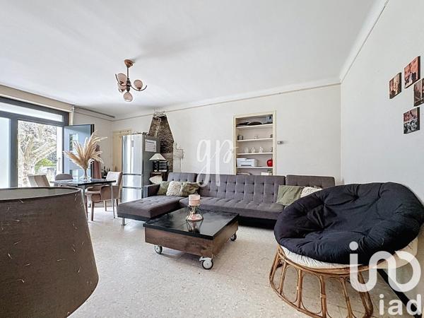 Maison traditionnelle 4 pièces de 200 m² à Taillades (84300)