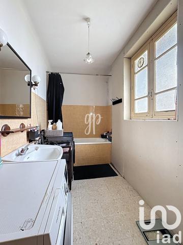 Maison traditionnelle 4 pièces de 200 m² à Taillades (84300)