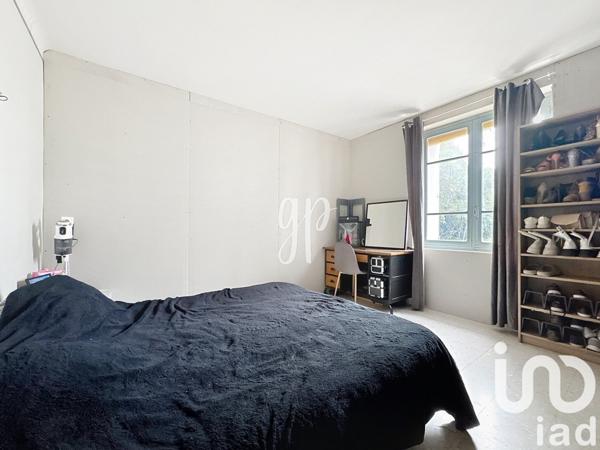 Maison traditionnelle 4 pièces de 200 m² à Taillades (84300)