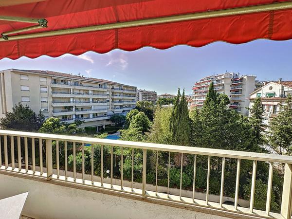 Appartement Cannes appartement studio meublé 23.14 m2 étage élevé terrasse