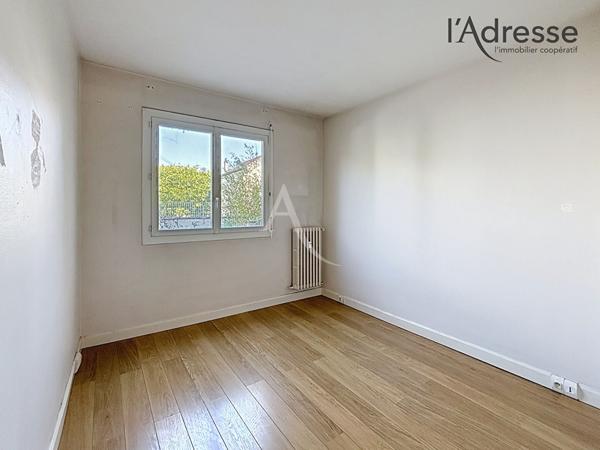 Suresnes - Appartement 3 pièces 65m² - 1 Cave - TERRASSE