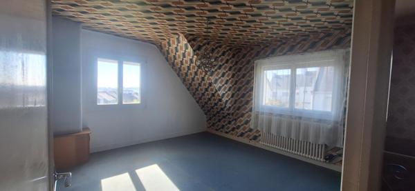 Maison familiale T5 avec sous-sol total et beau potentiel