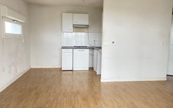 Appartement à vendre    2 pièces •  Cenon